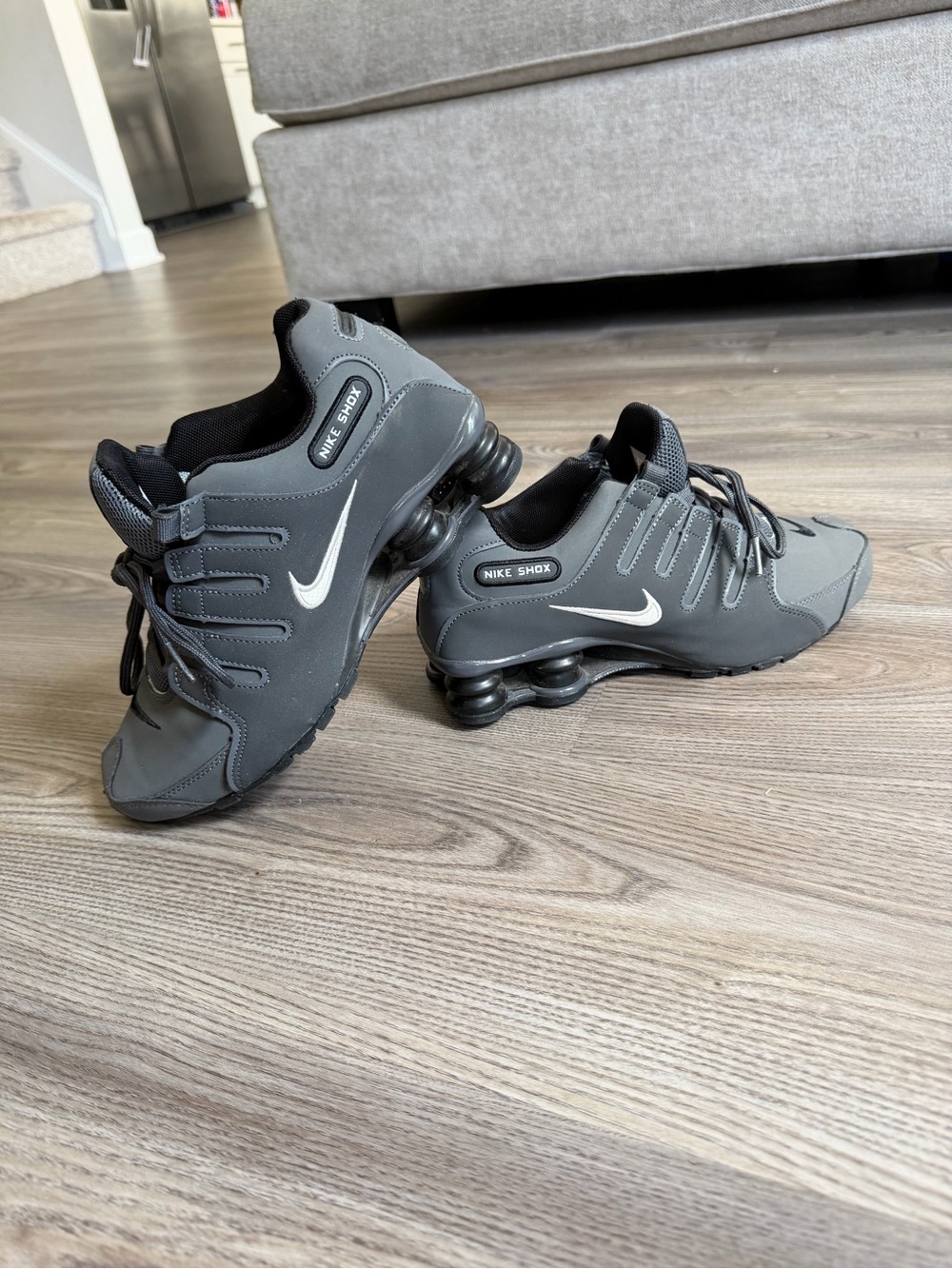 Nike SHOX Sneaker Men 7/Womens 8.5